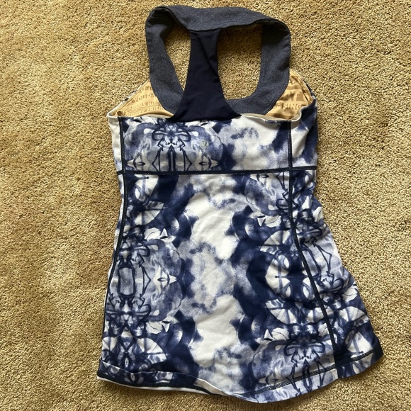 Lululemon - Picture 2 of 3